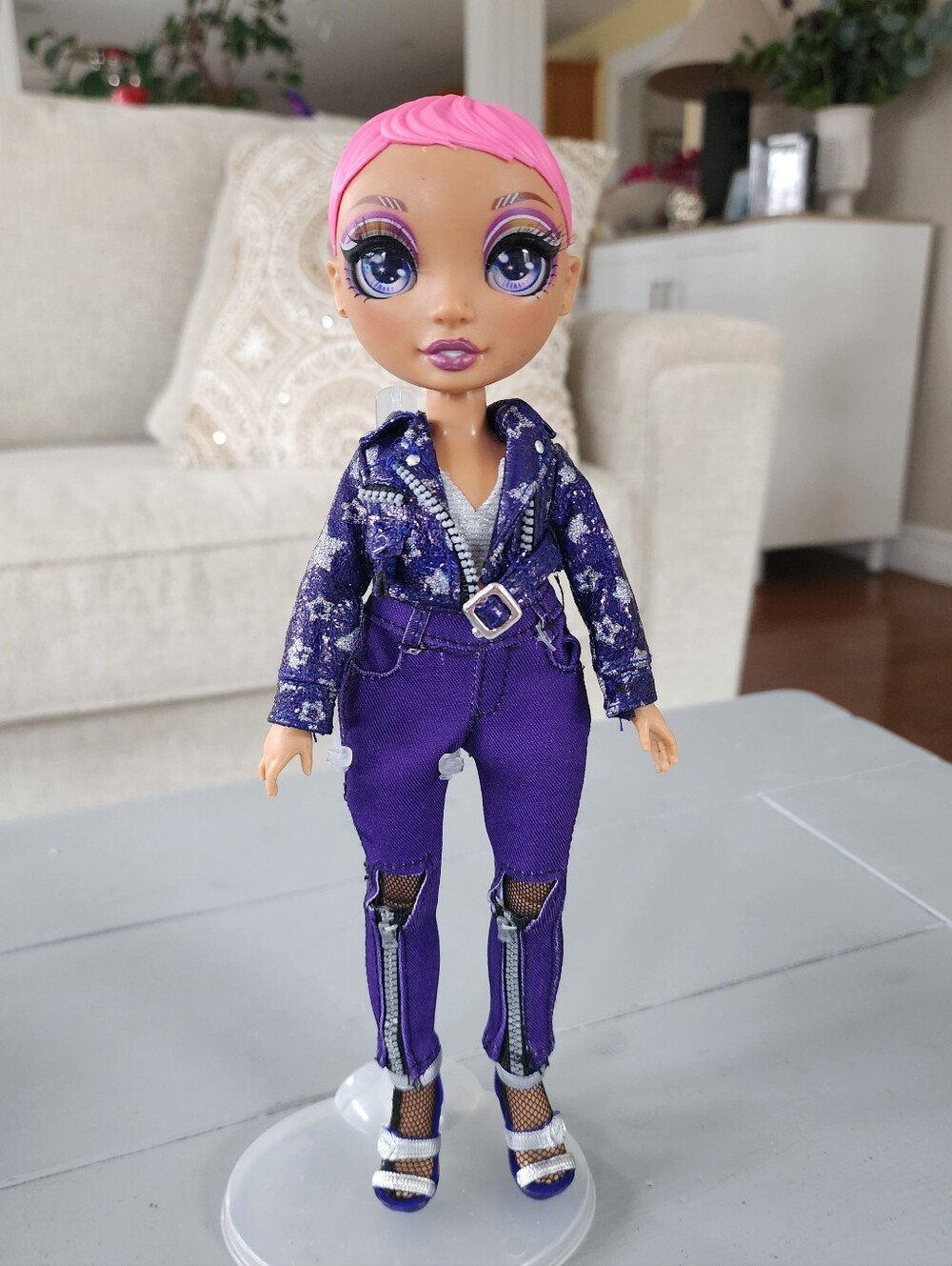 MGA Rainbow High Avery Doll Styles Fashion Studio Doll in Krystal Outfit